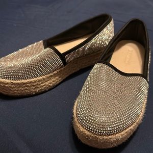 Beautiful wedges... I’m excellent condition.